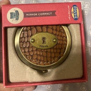 Fossil compact double mirror